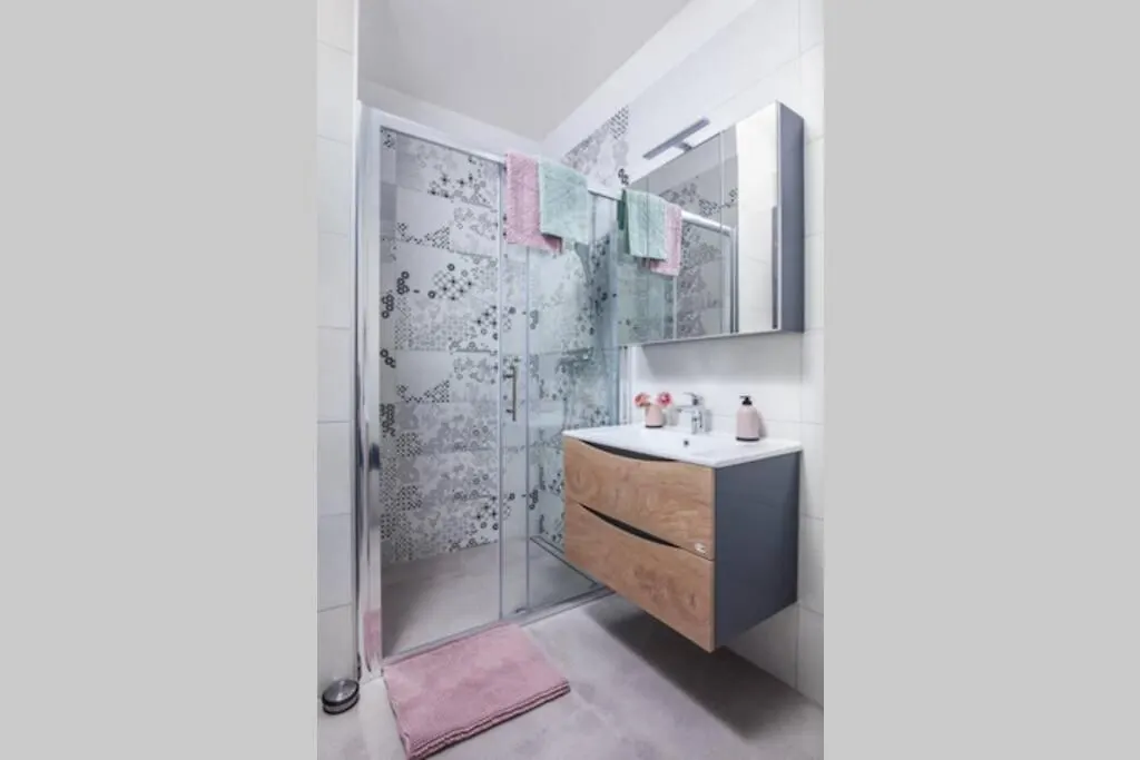 Modern Apartment With Balcony & Private Parking 5 Min From Amphitheater Pula
