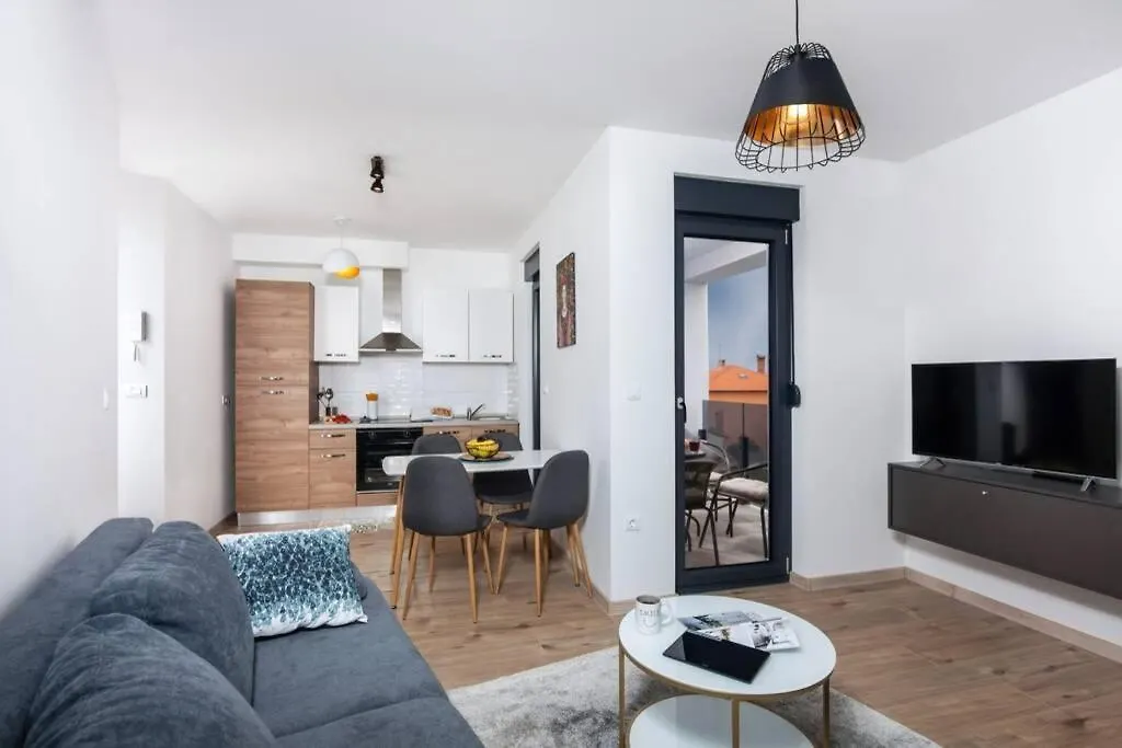 Modern Apartment With Balcony & Private Parking 5 Min From Amphitheater Pula