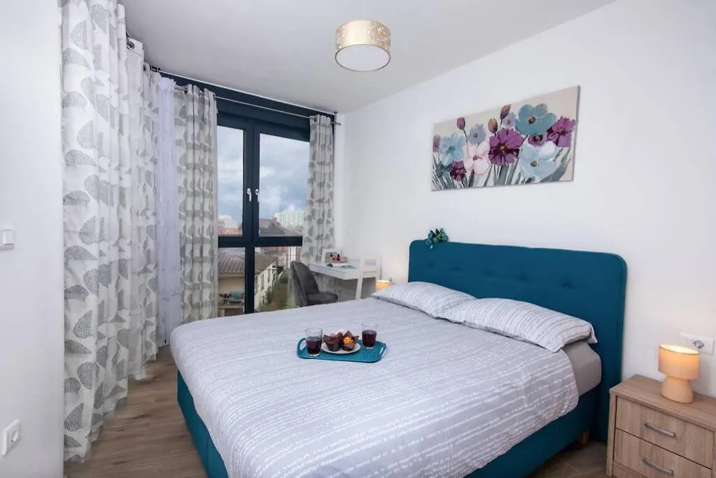 Modern Apartment With Balcony & Private Parking 5 Min From Amphitheater Pula