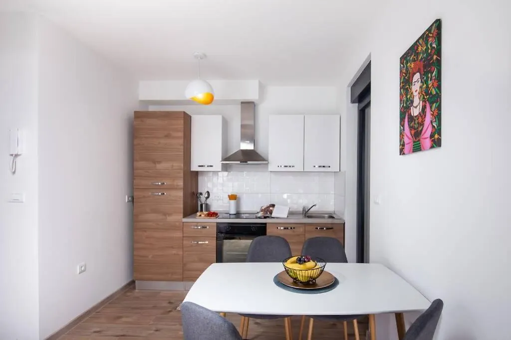 Modern Apartment With Balcony & Private Parking 5 Min From Amphitheater Pula